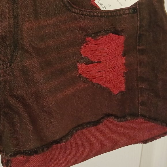 New red and black denim shorts - Picture 2 of 6